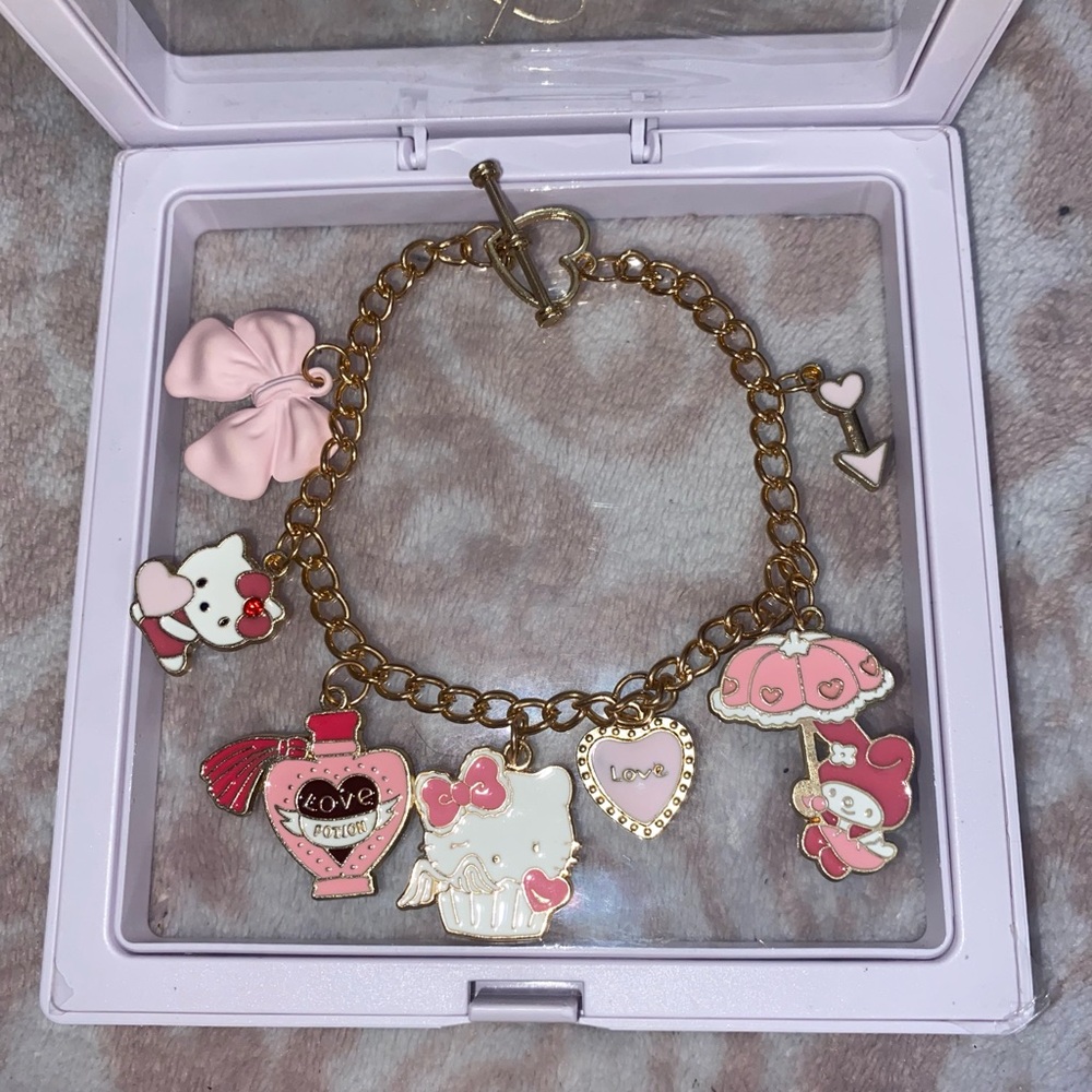 HELLO KITTY Charm Bracelet with Pink and Gold Accents